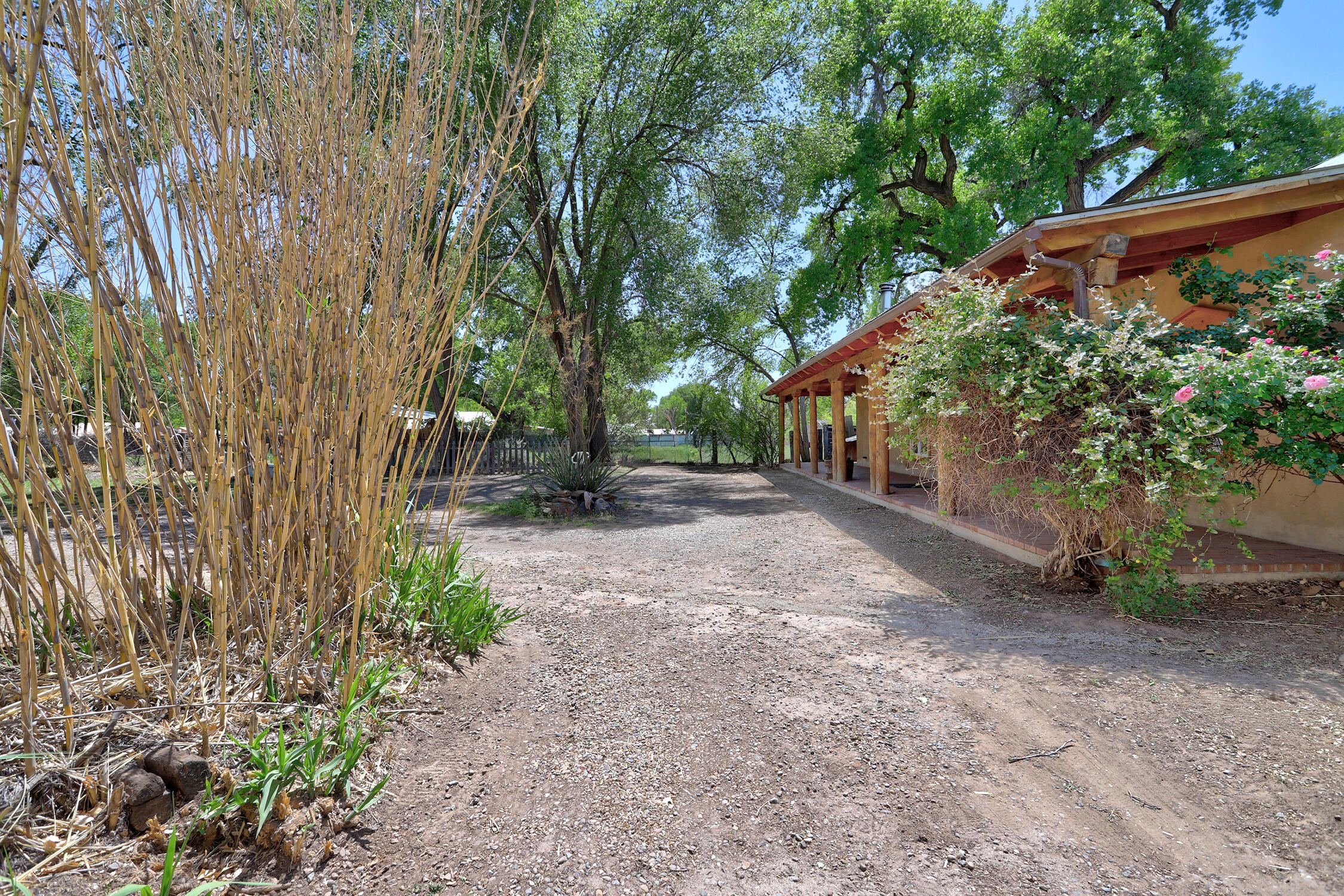 545 & 541 Atrisco Drive Nw