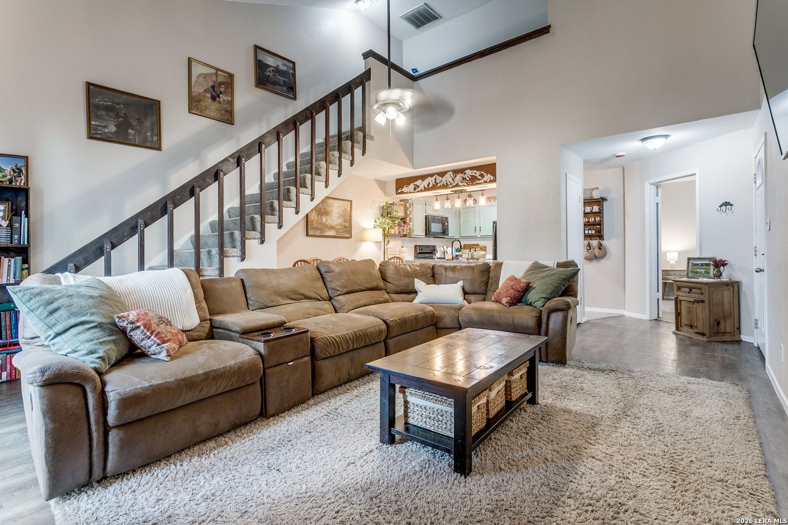 10527 Perrin Beitel C205