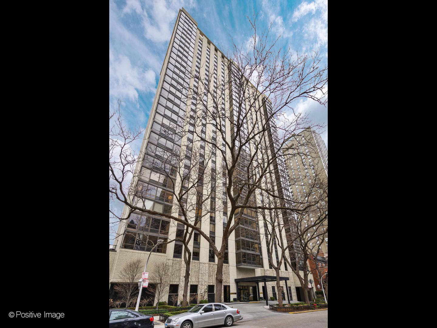 100 E Bellevue Place 3E