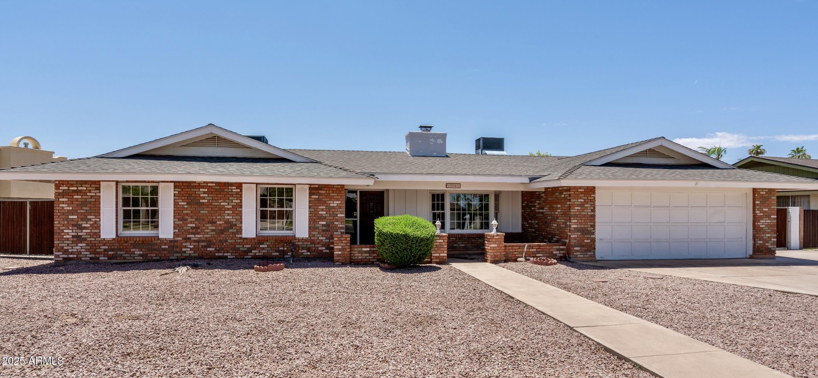 1541 E Glencove Street