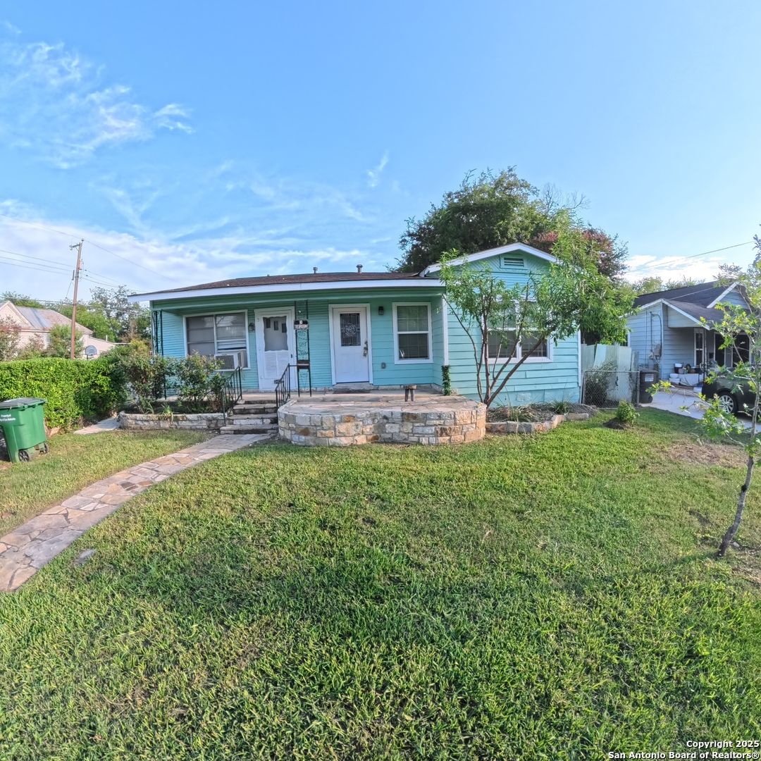 3402 W Travis