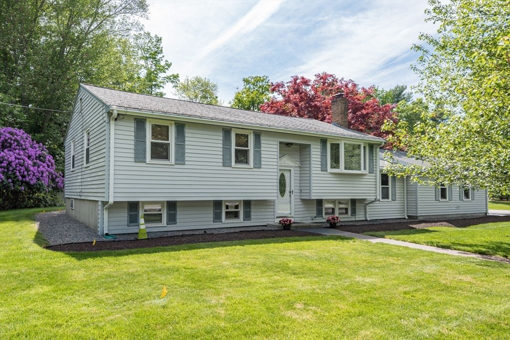 221 Andrew Ln