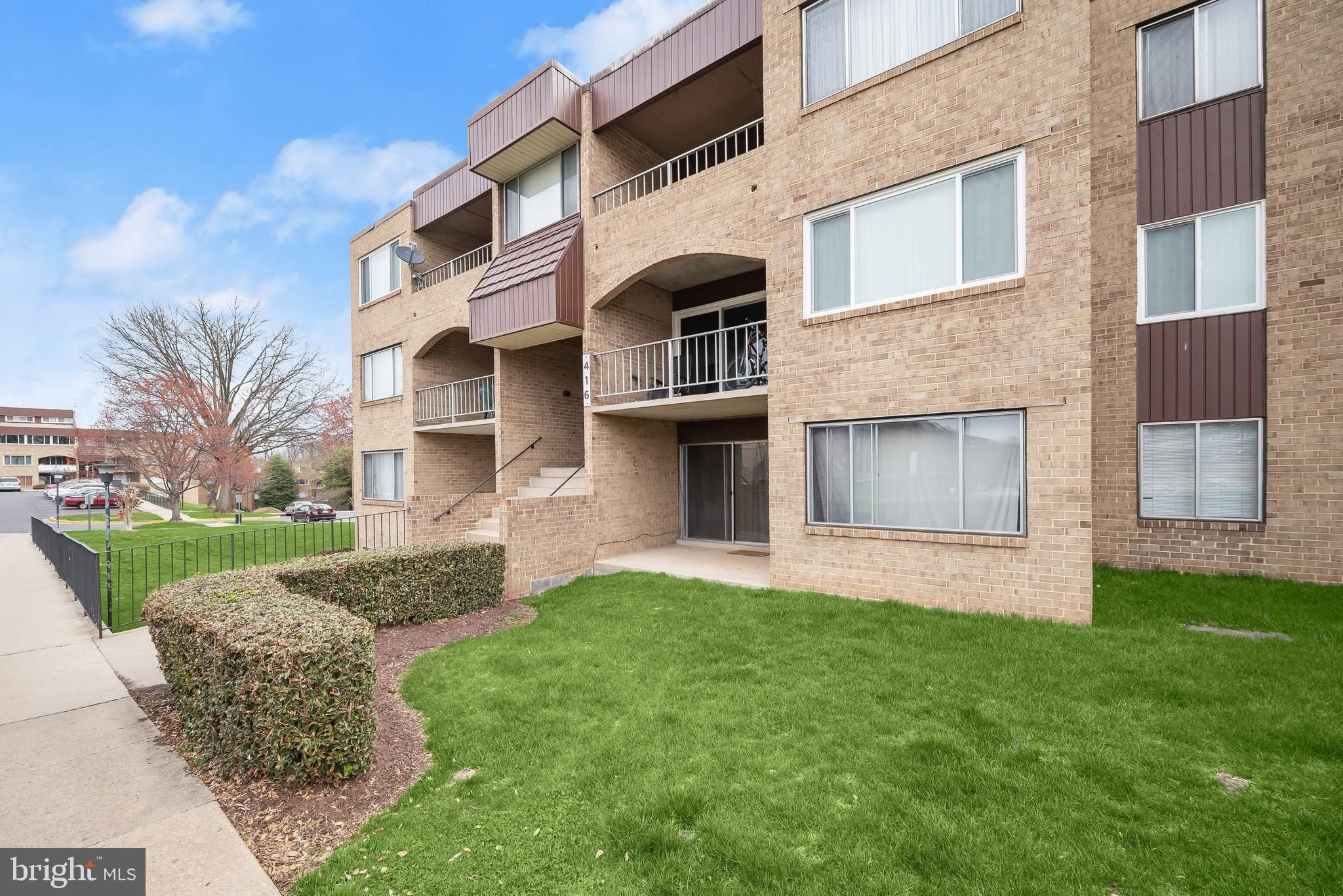 416 Girard Street T2