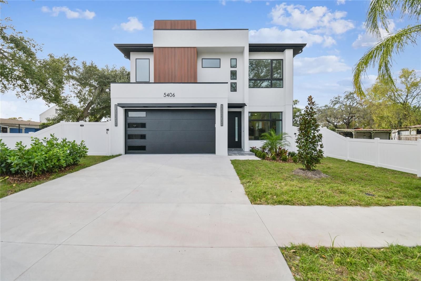 5406 N Pershing Place