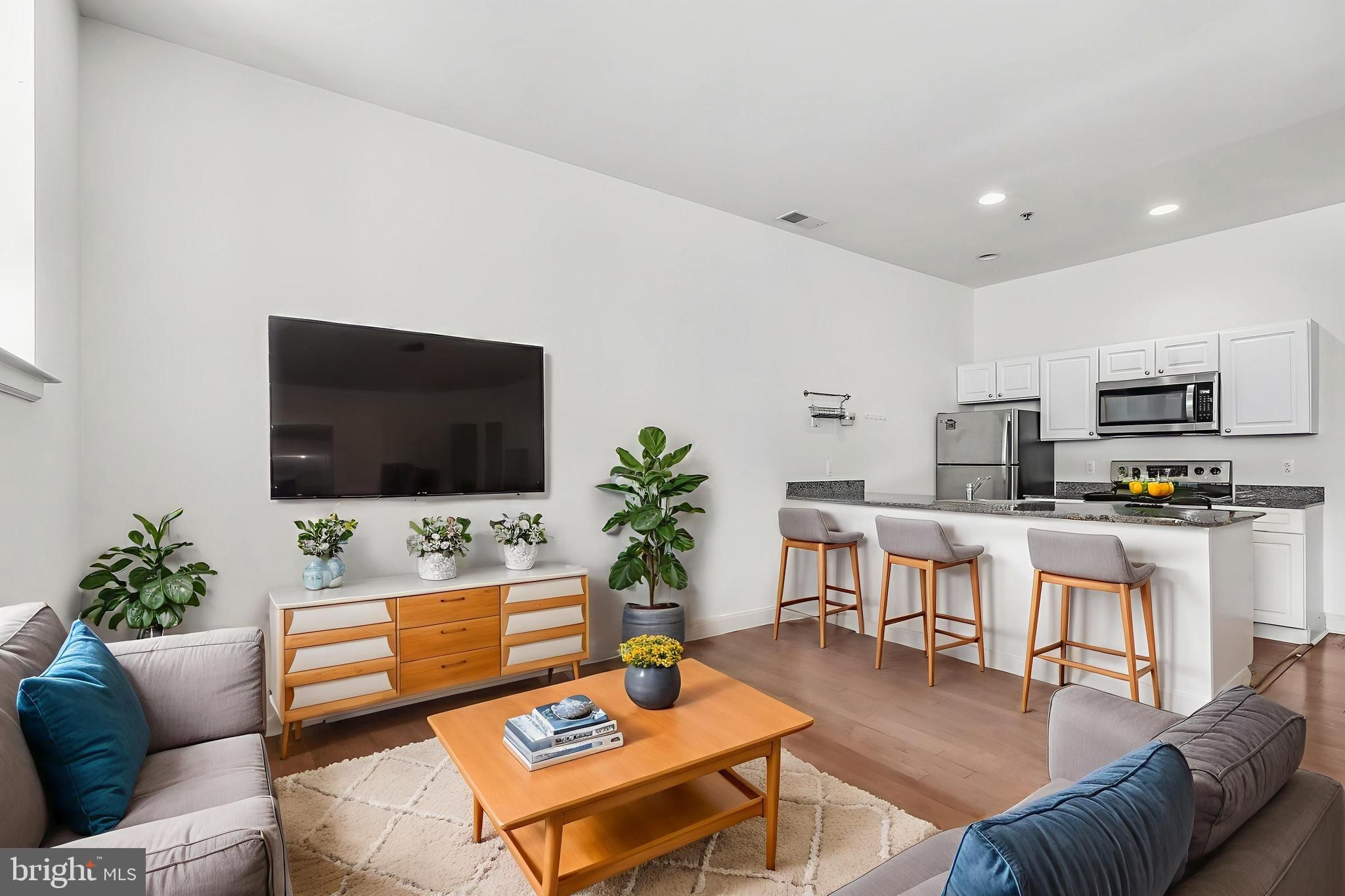1001 Chestnut Street 13 1003W