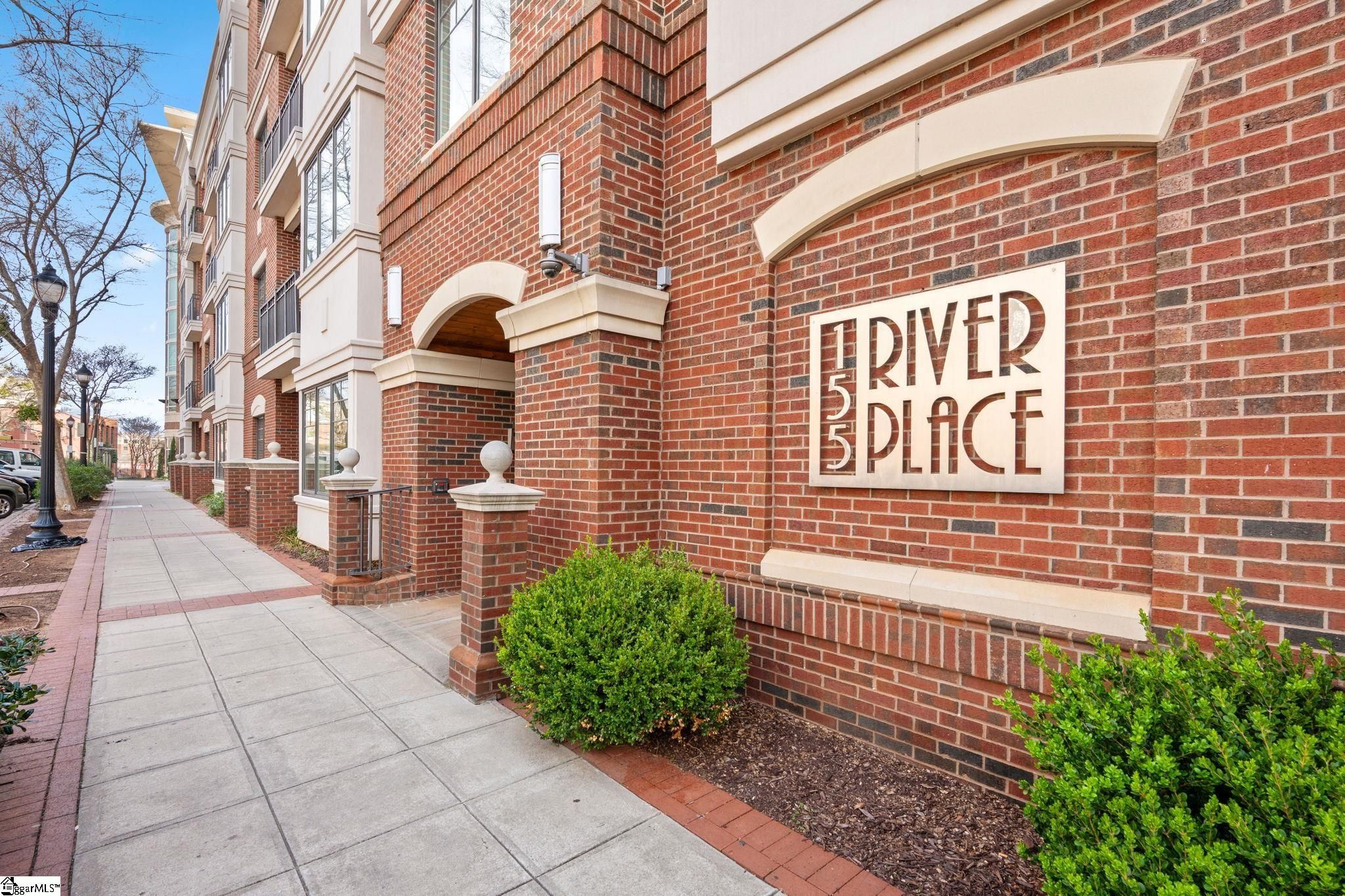 155 Riverplace Unit 401
