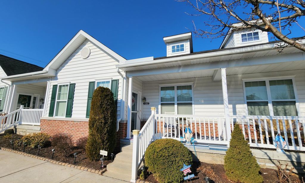 The Arbours at Eagle Pointe