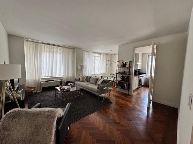 400 E 51st Street 4B