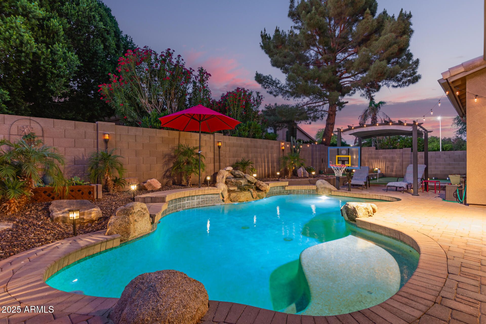 712 W Jade Drive