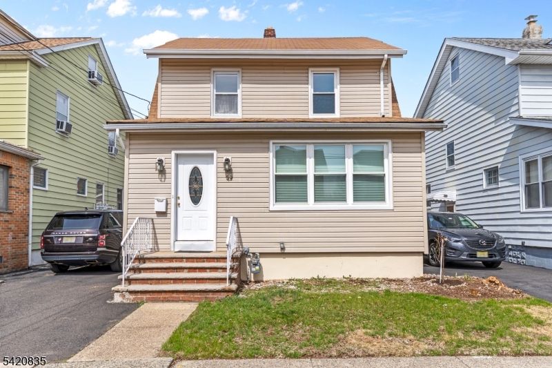 39 Hurden St