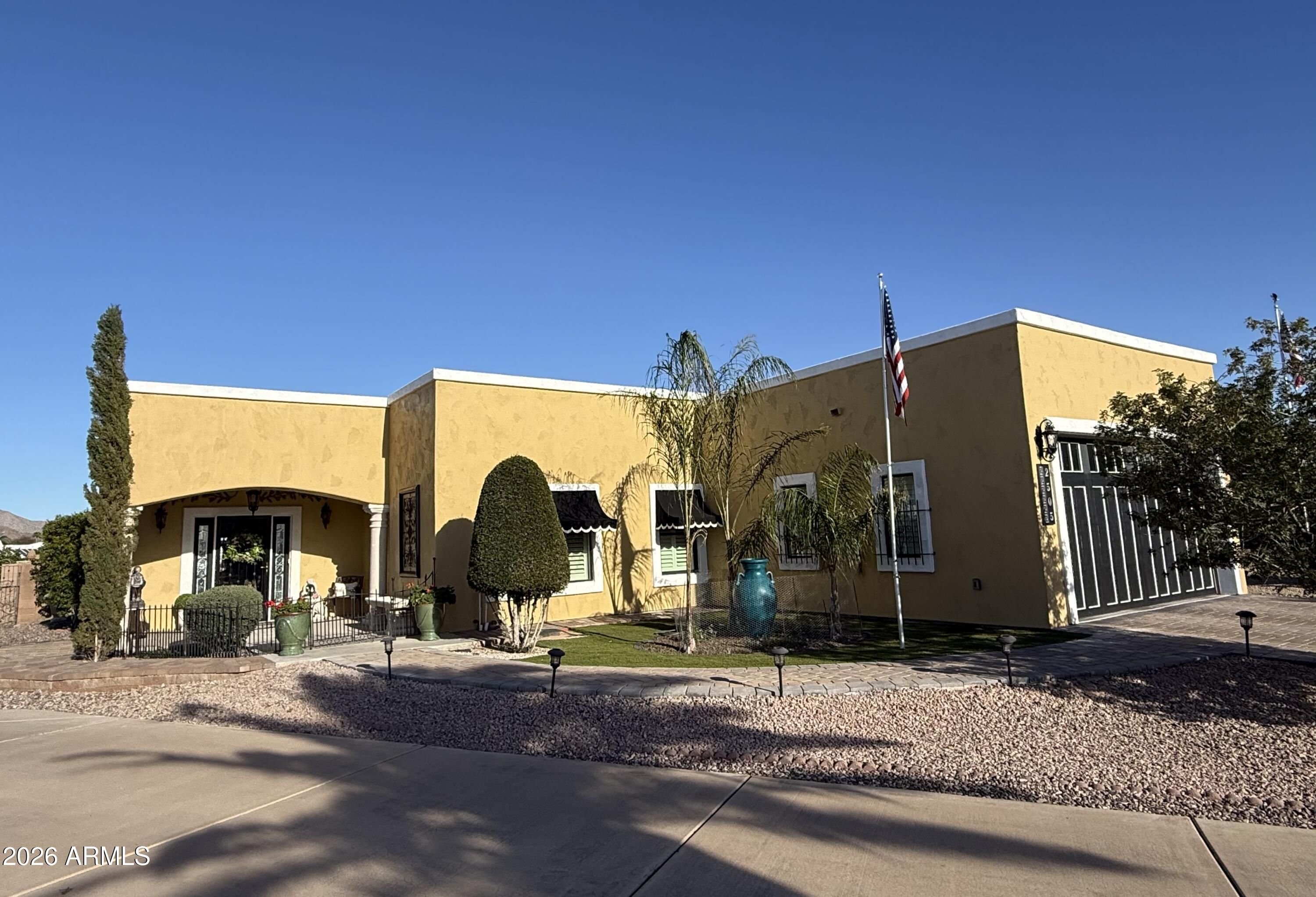 2505 N Trevino Place N