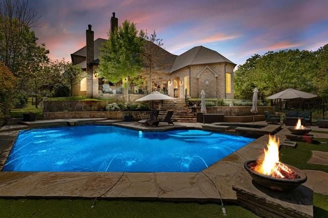 3017 Rolling Wood Lane