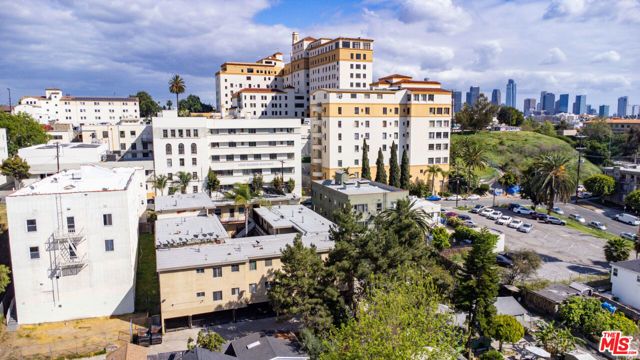 627 Coronado Terrace