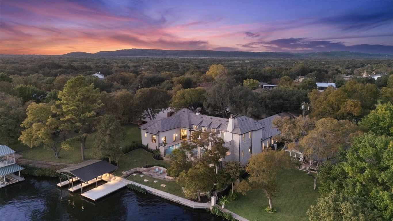 559 Crestwood Drive