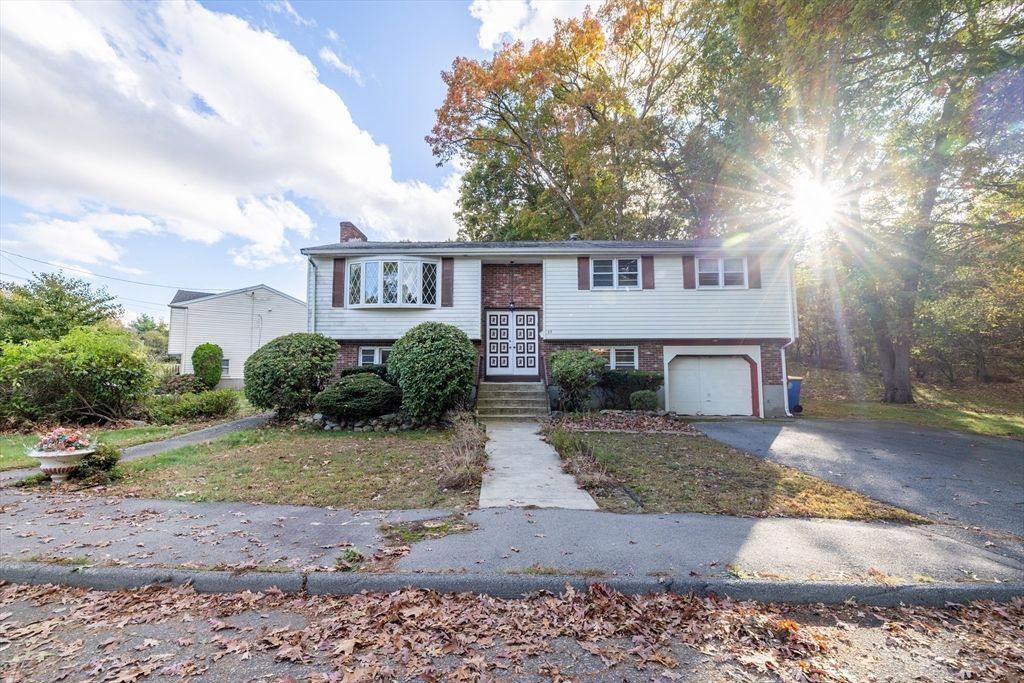 33 Pine Avenue