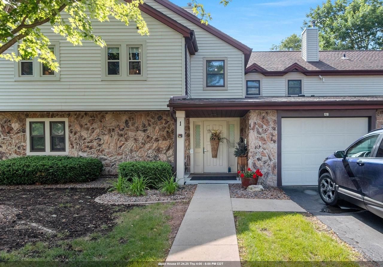 1820 Ridgeway Drive 12A