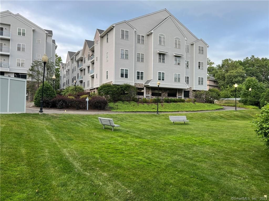 105 Richards Avenue 2306