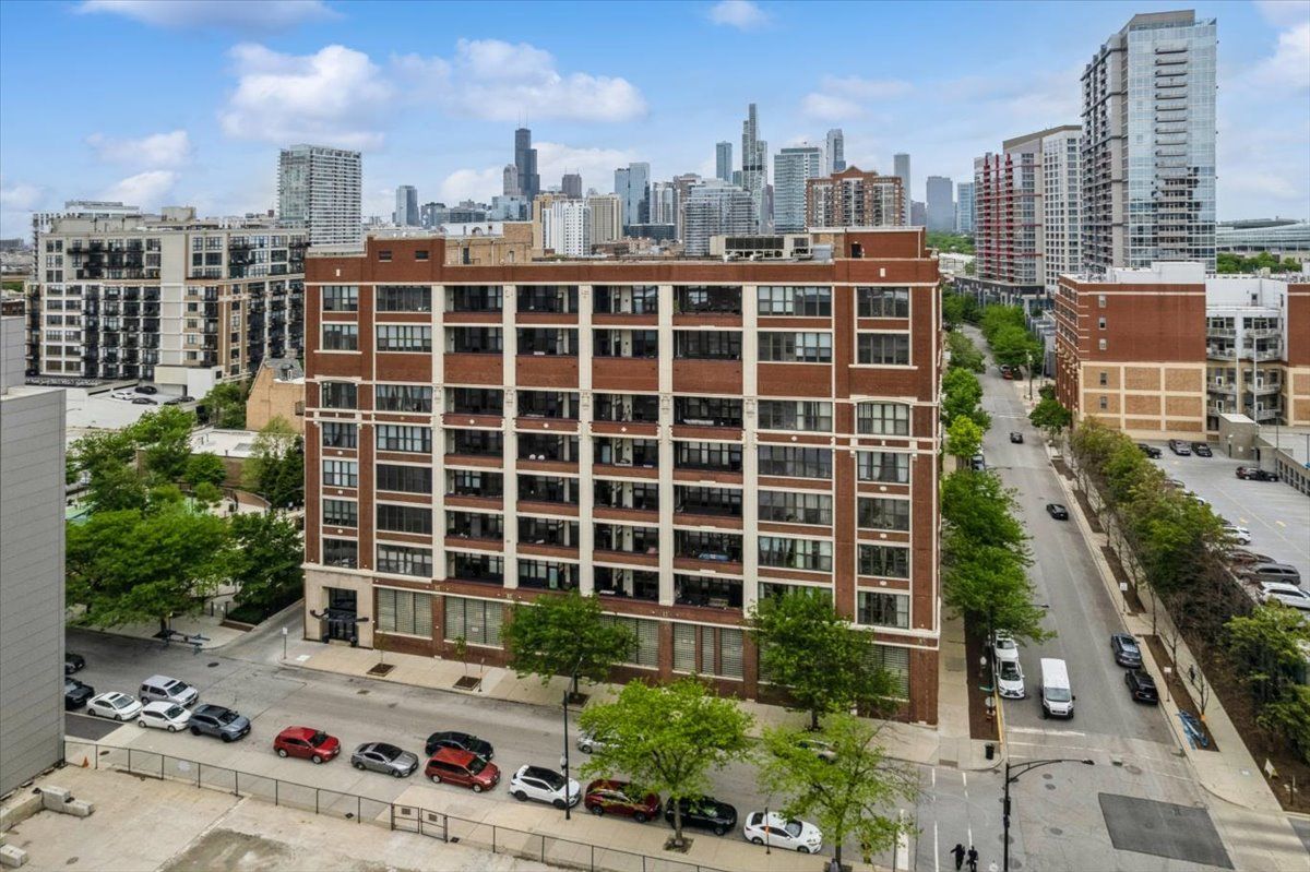 320 E 21st Street 807
