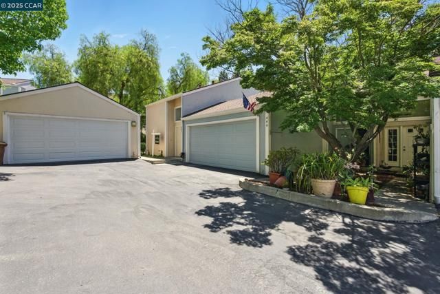 446 Camelback Rd