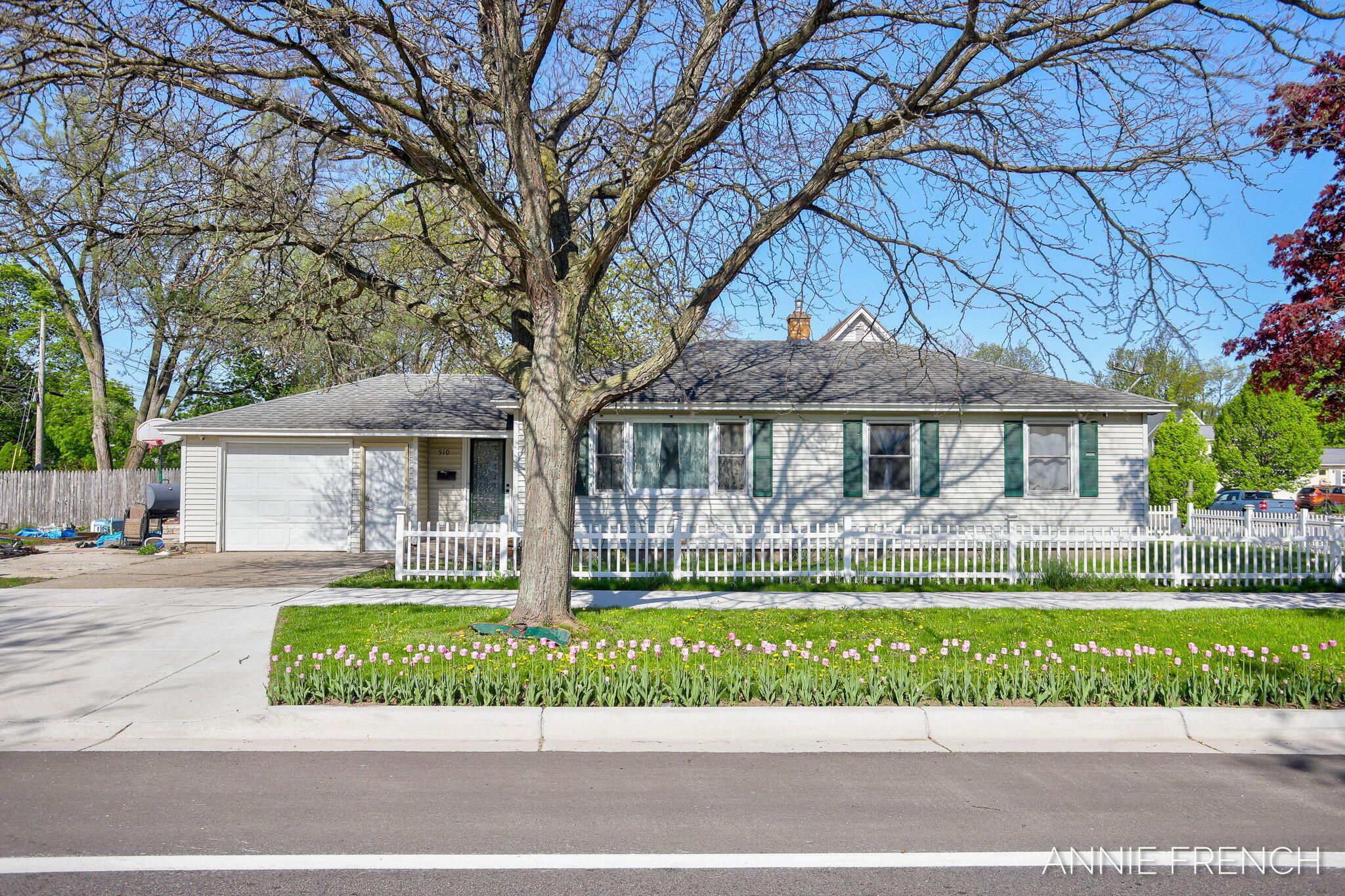 510 Van Raalte Ave