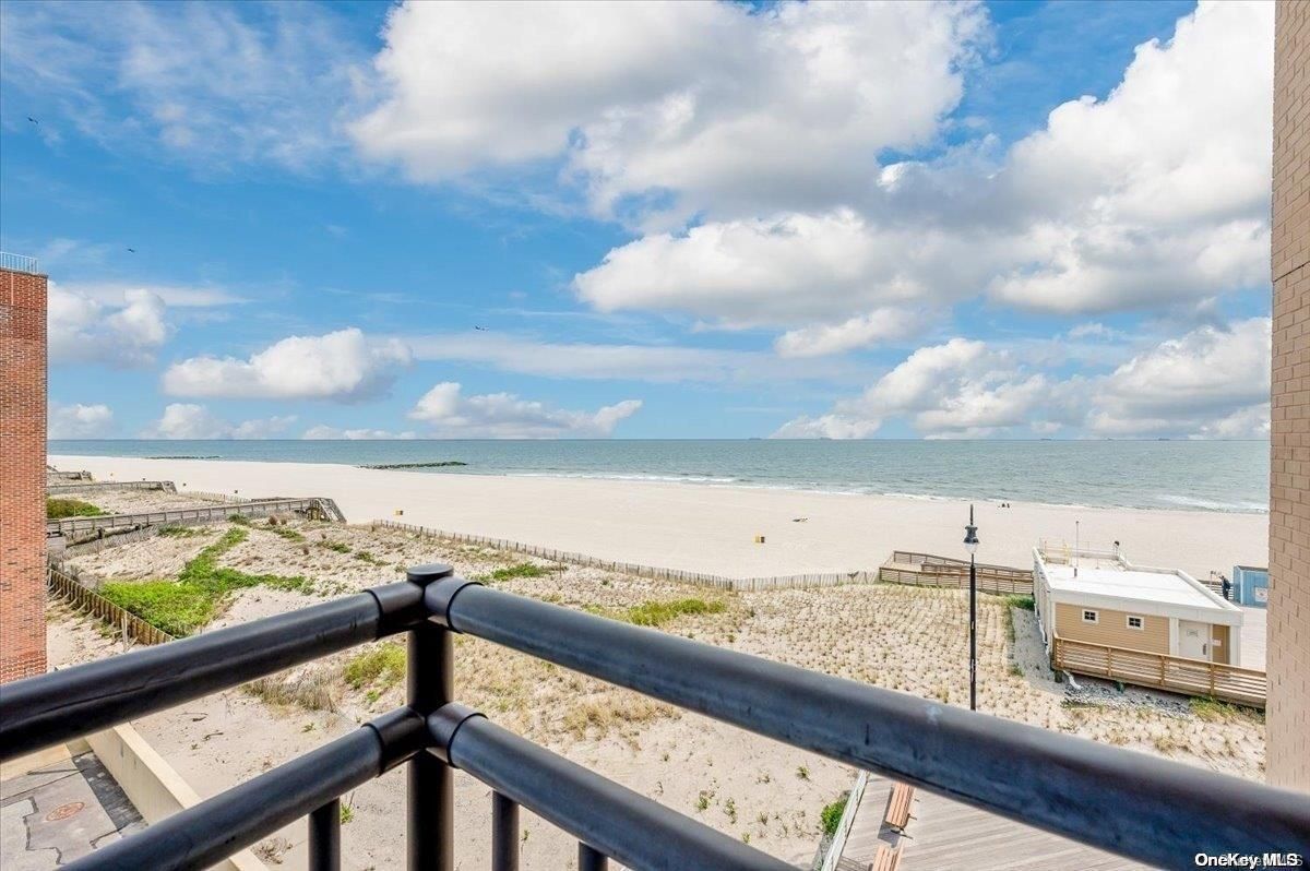 25 Neptune Boulevard 4L