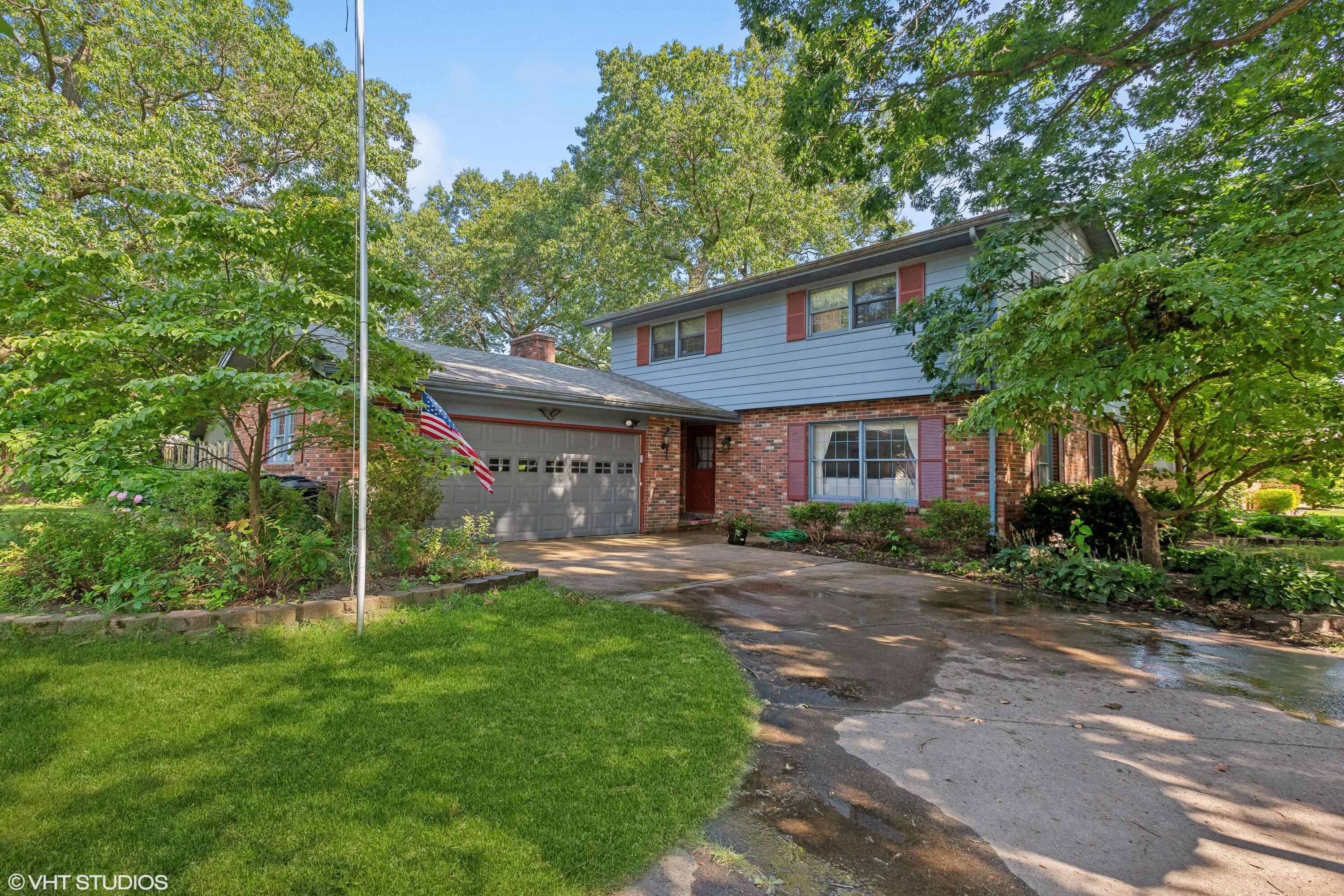 884 Oakridge Drive