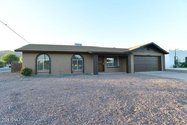 1943 E South Mountain Avenue