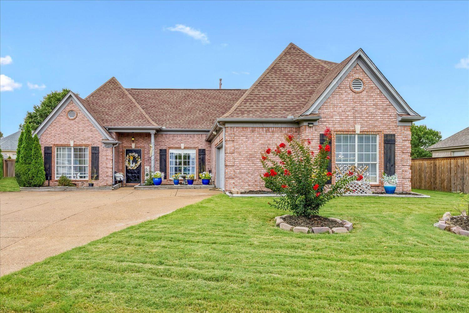 6492 Royal Valley Dr