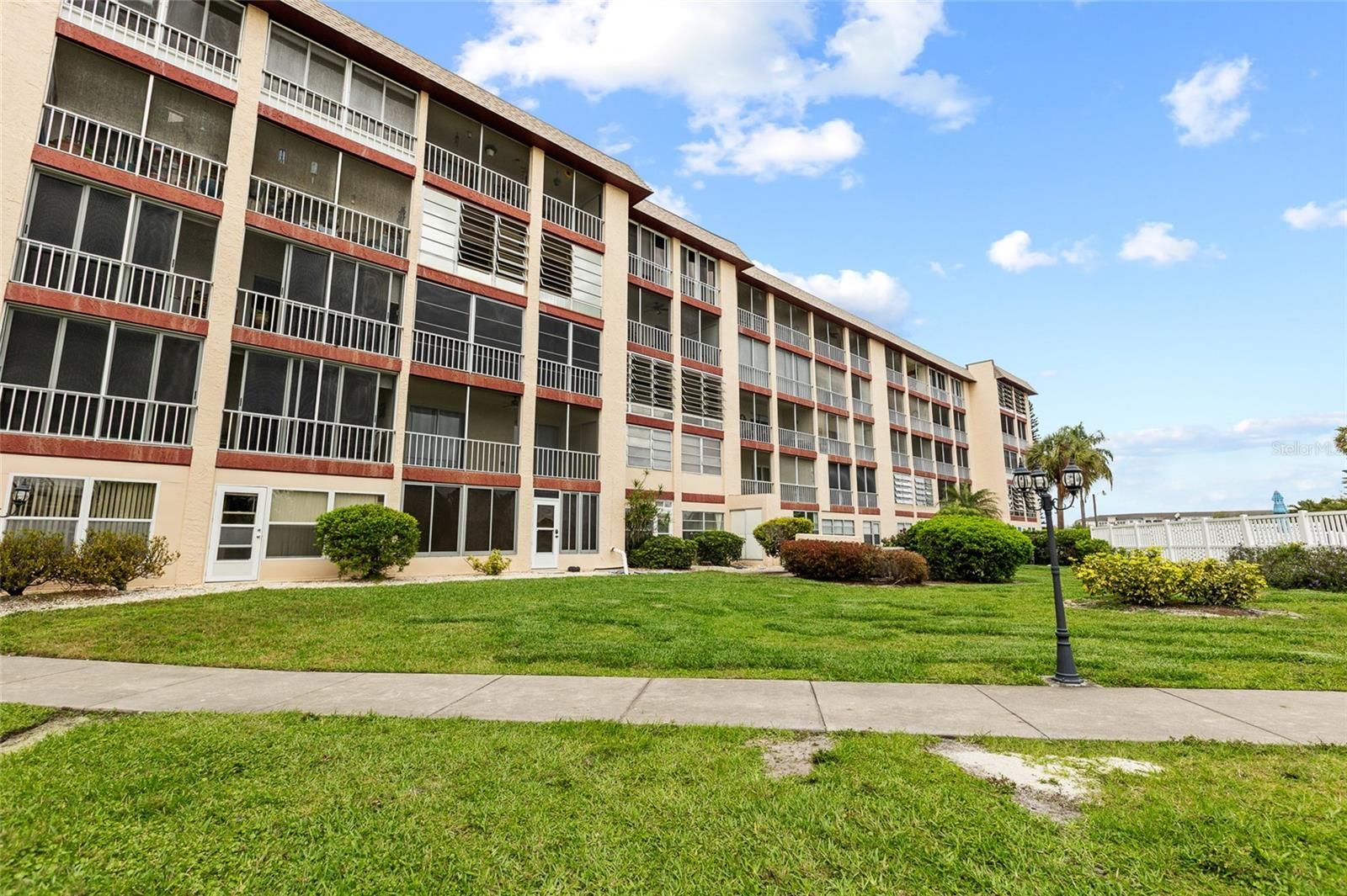 3959 Lake Bayshore Drive F 412