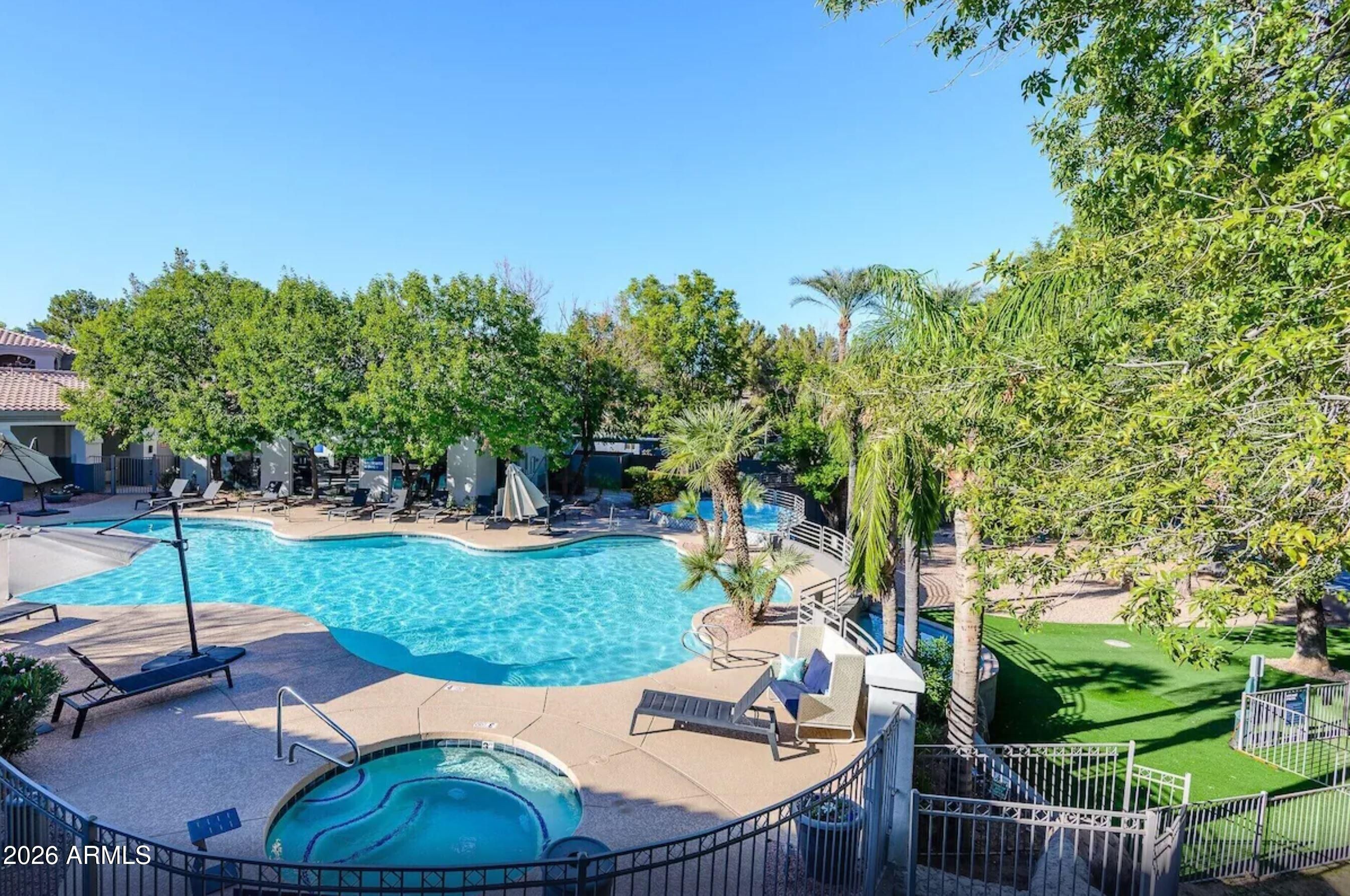 600 W Grove Parkway 2214