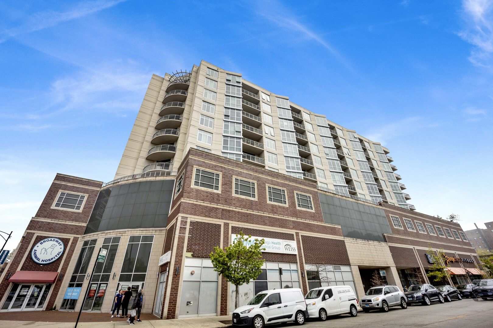 1134 W Granville Avenue 820