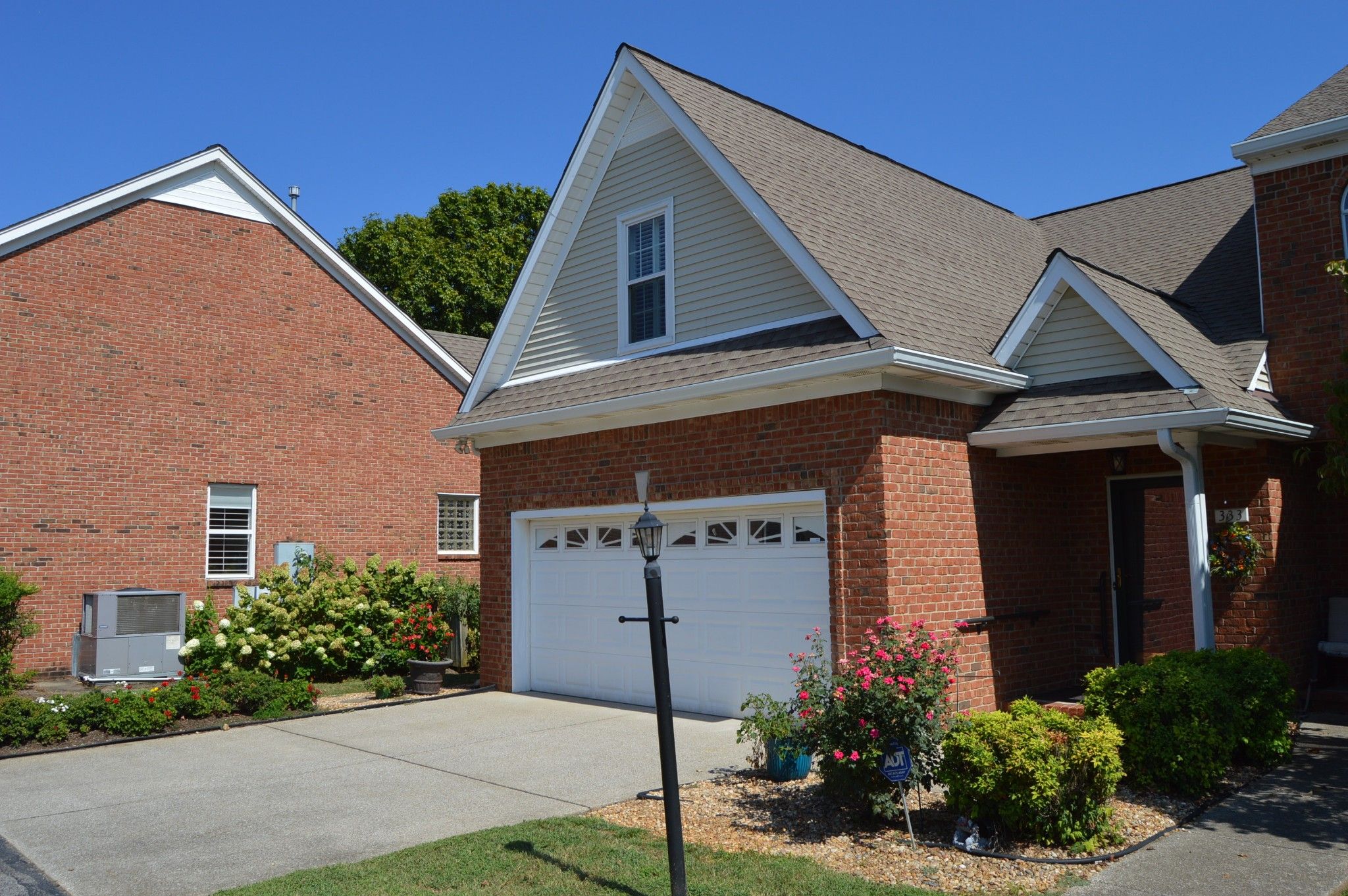 333 Calumet Trce