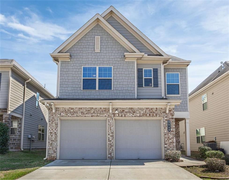 3640 Moon Crest Drive