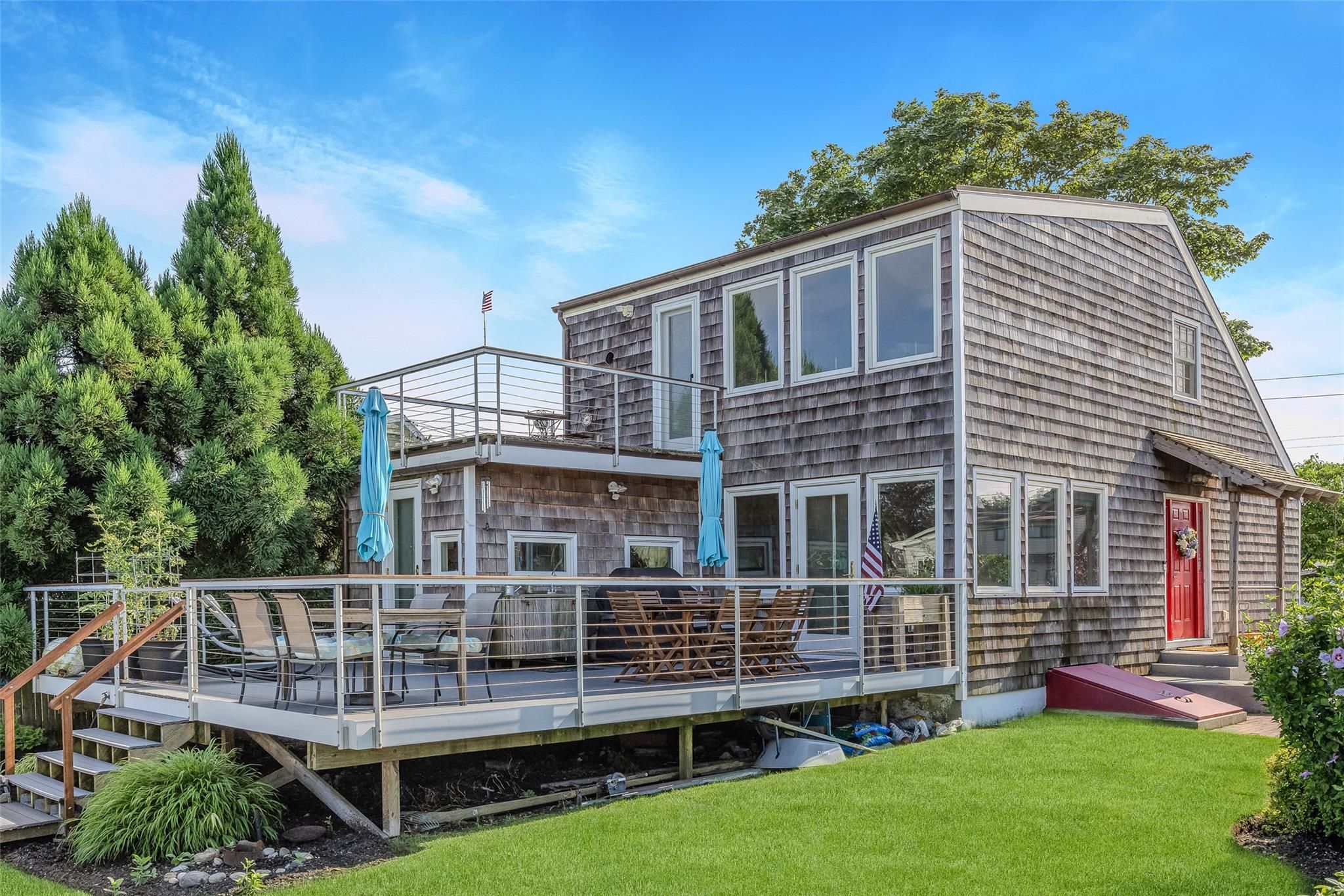 253 West Drive