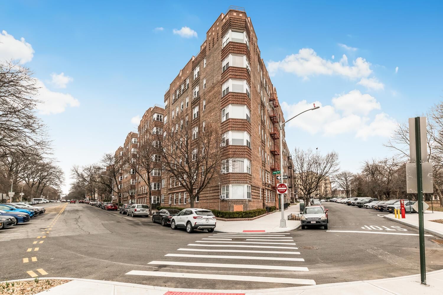 601 Pelham Parkway N 415
