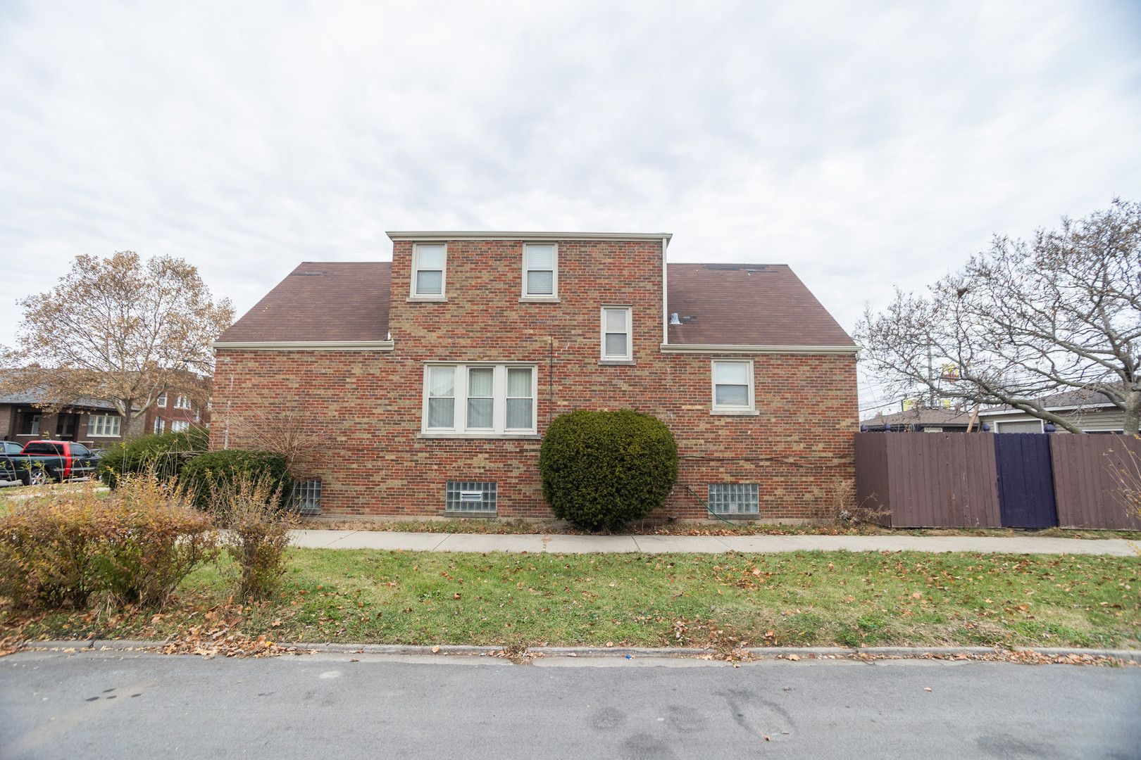 8359 S Marshfield Avenue