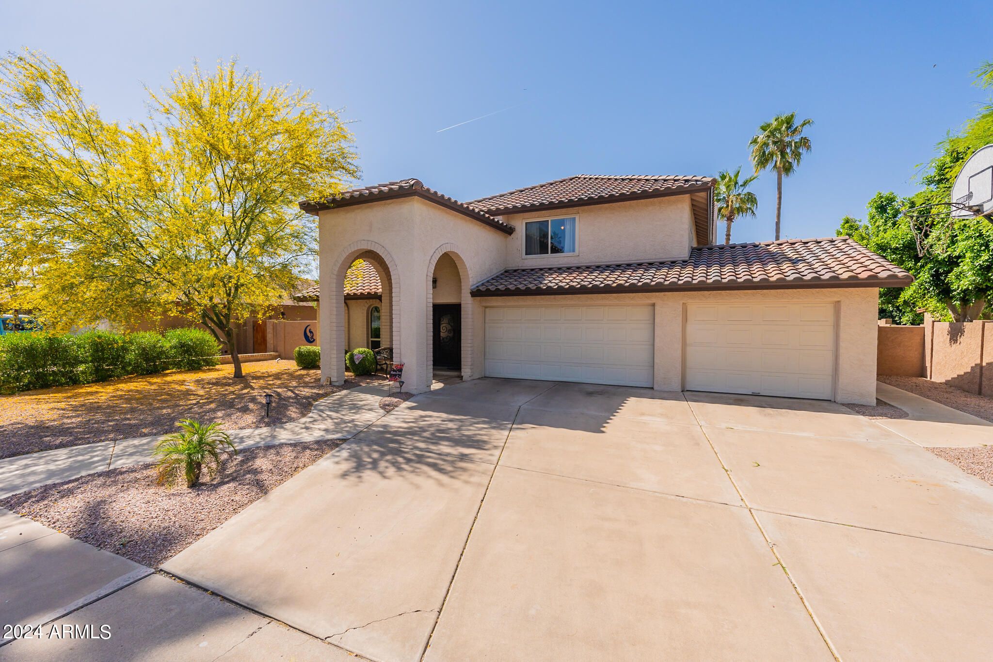 2323 W Nido Ave. Avenue