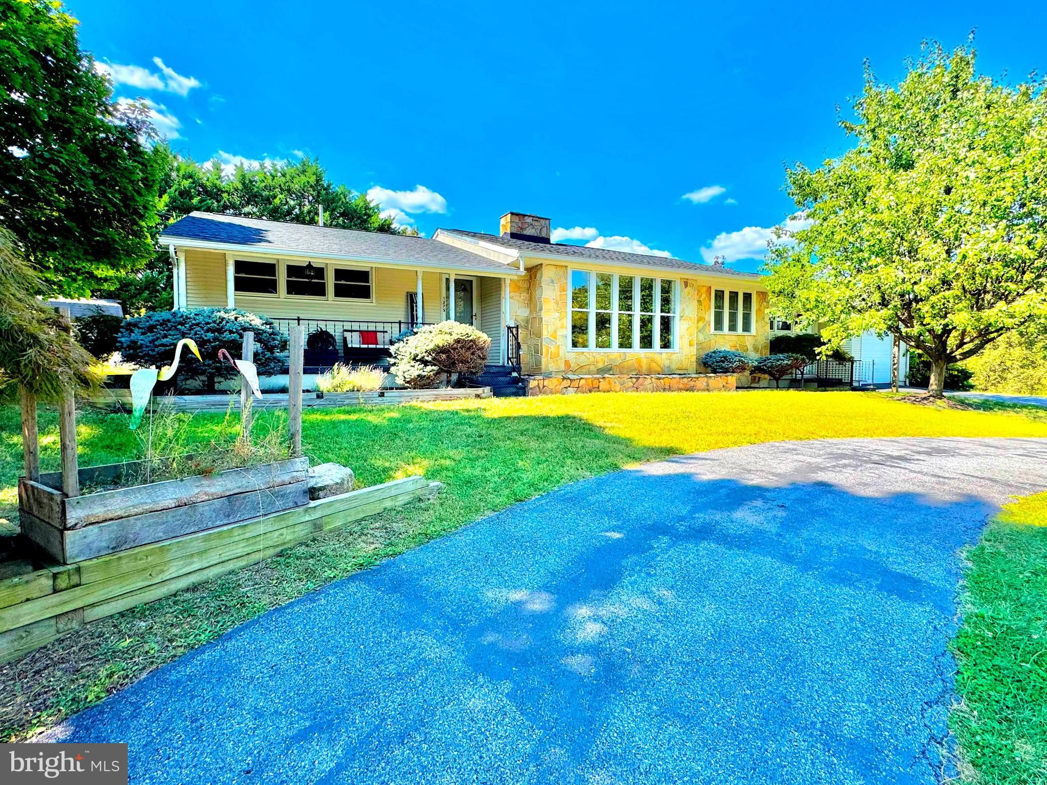 1275 Valley View Drive