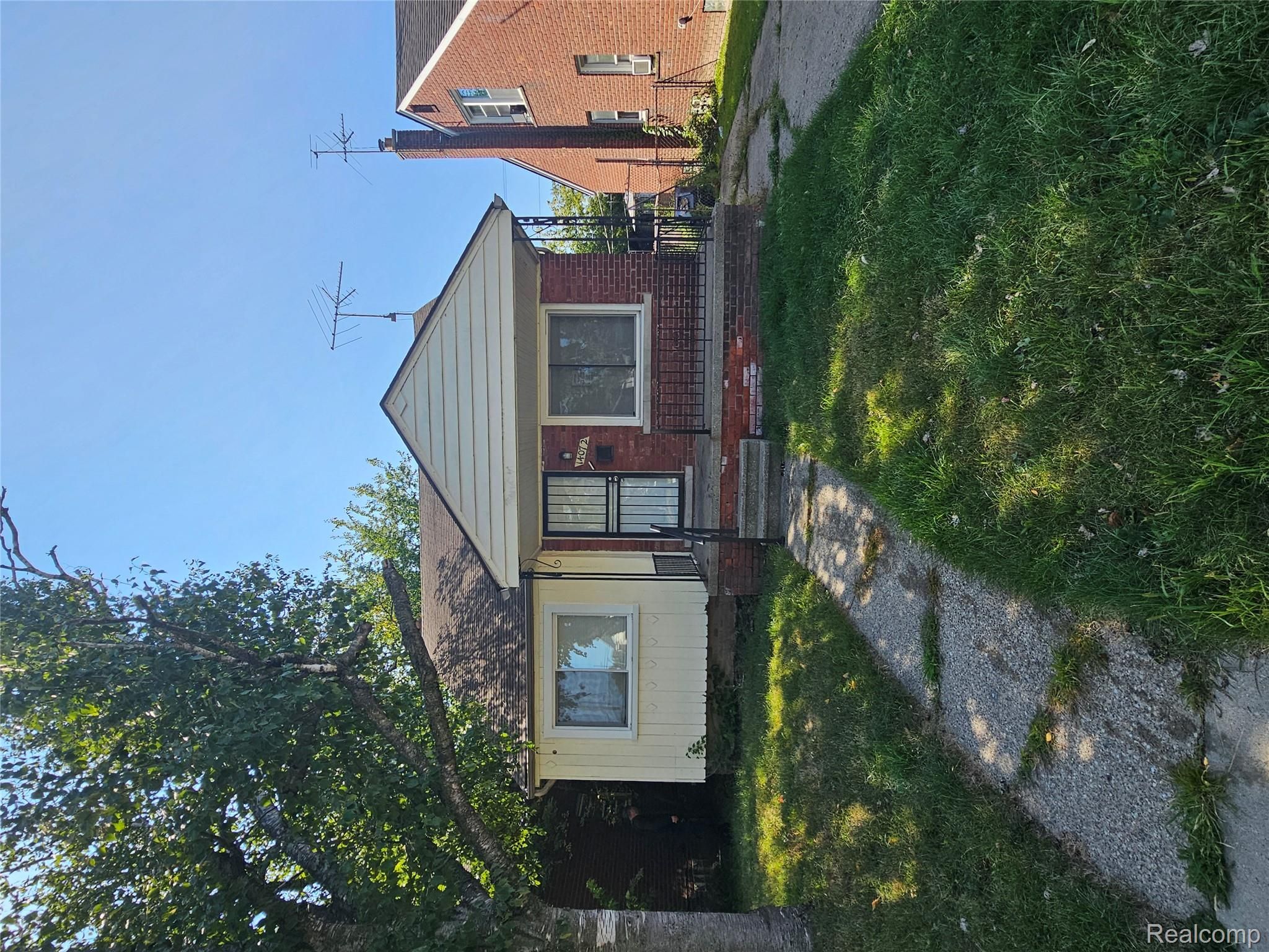 14072 Carlisle Street