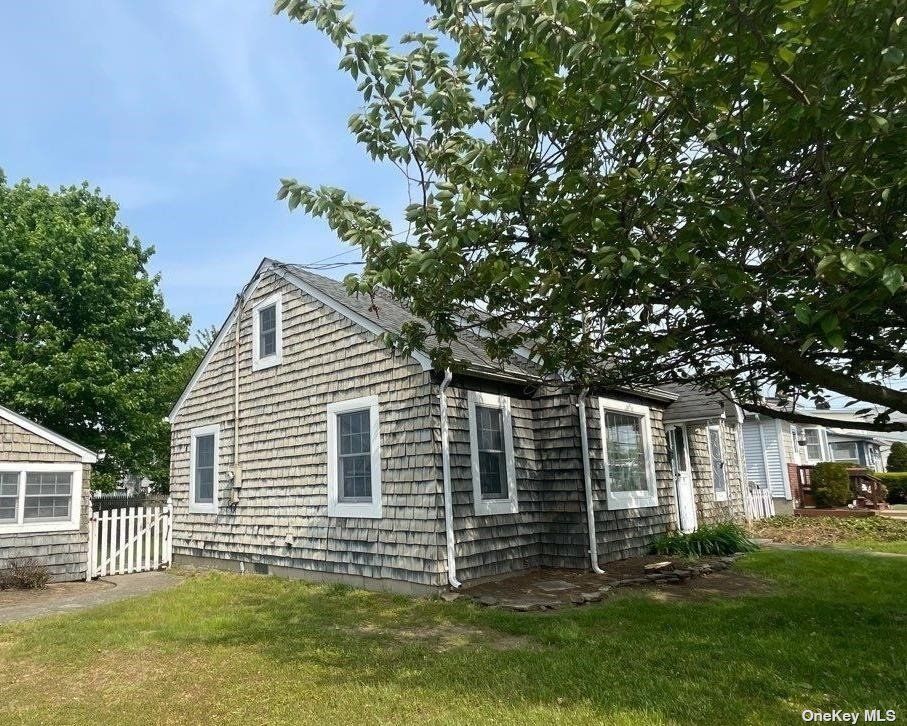 9 Coolidge Avenue