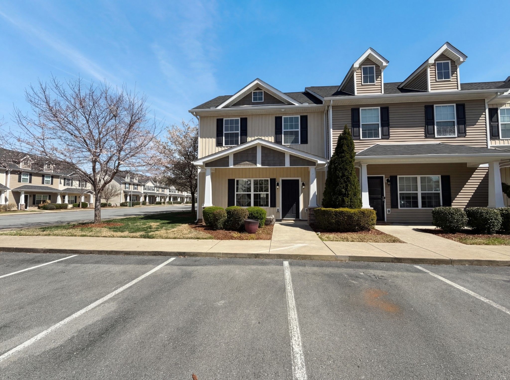 2354 New Holland Cir