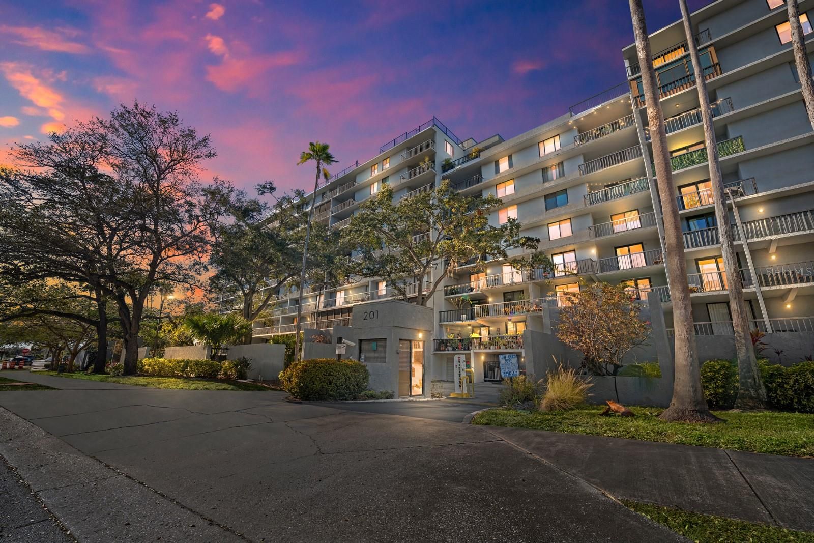 201 W Laurel Street 310