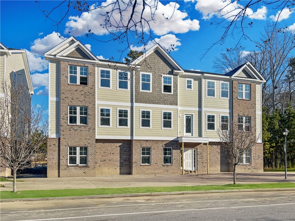 619 Commonwealth Drive