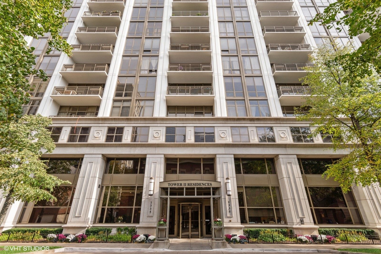 1335 S Prairie Avenue 1502