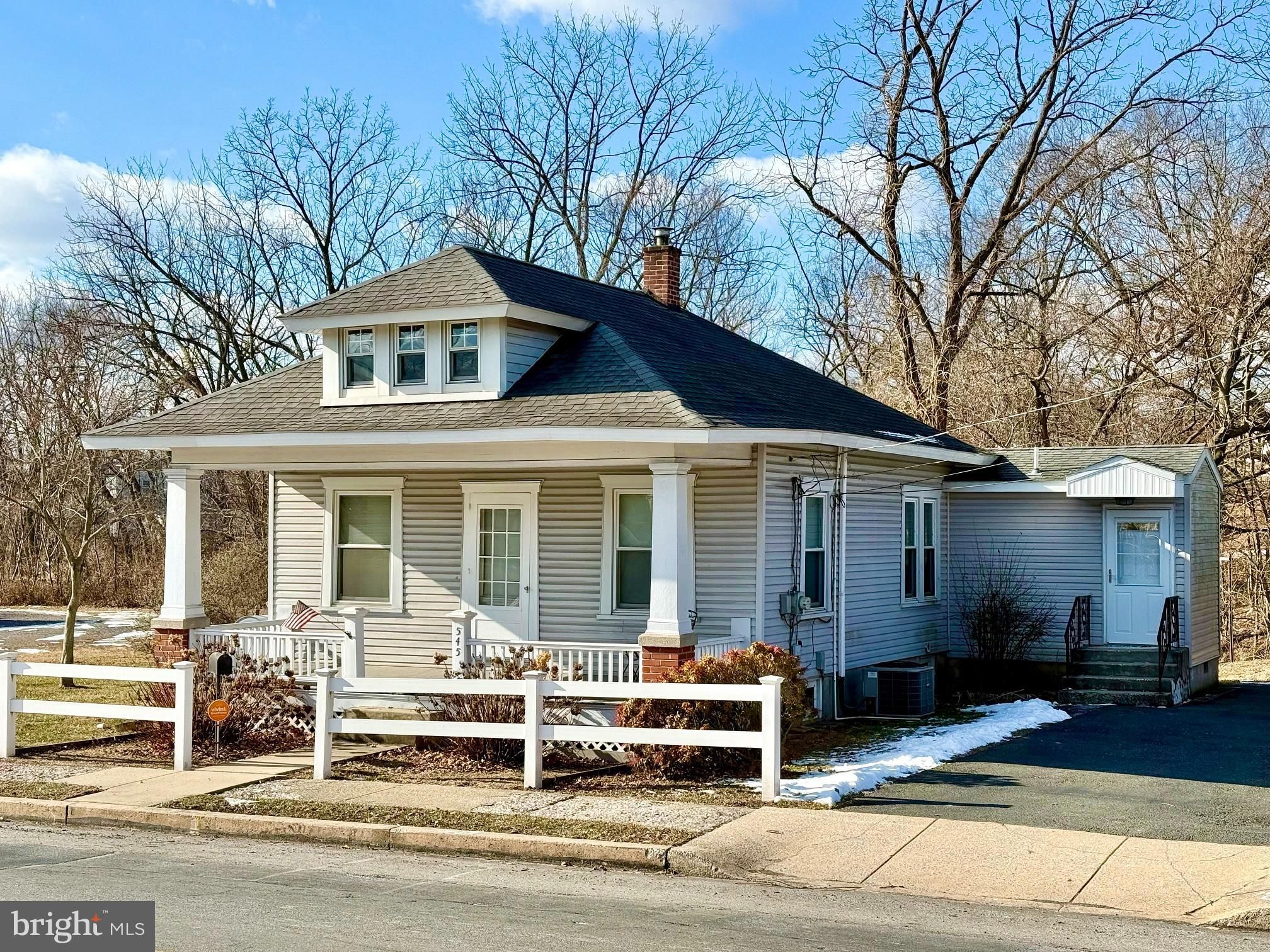 545 Farmington Avenue