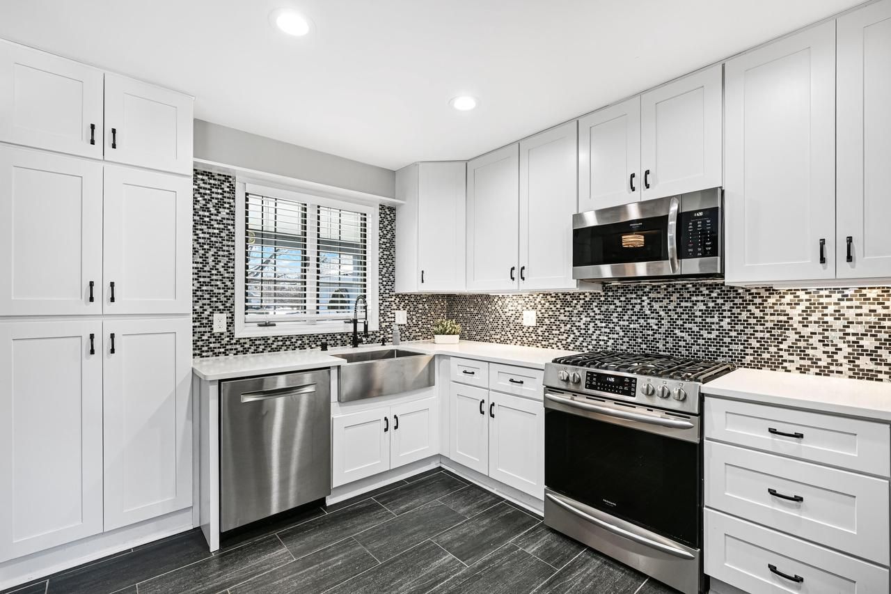 10121 North Lee Court