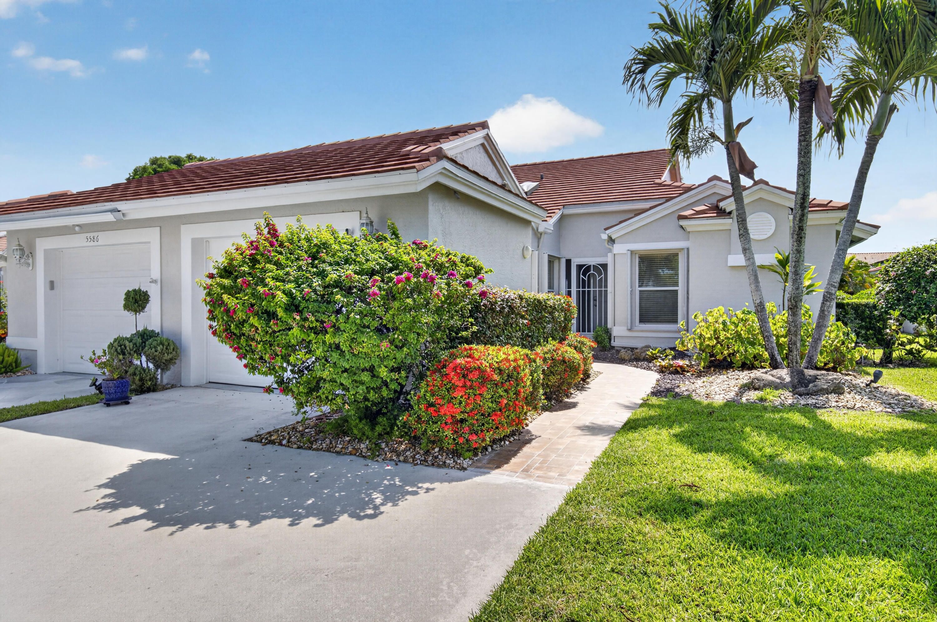 5590 Royal Lake Circle