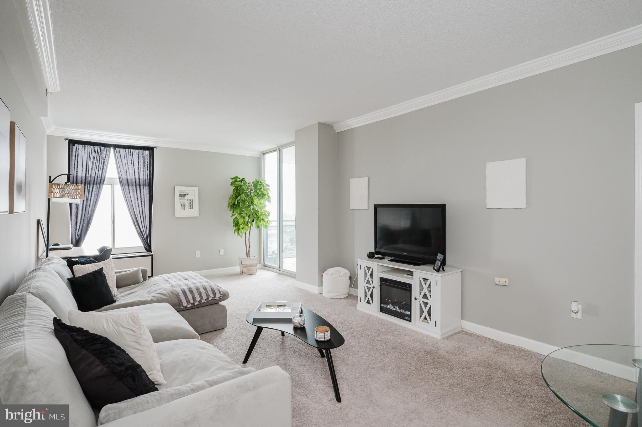 28 Allegheny Avenue 1512