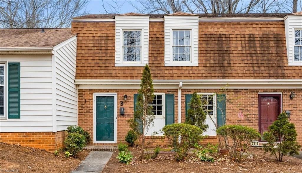 3313-b Regents Park Lane