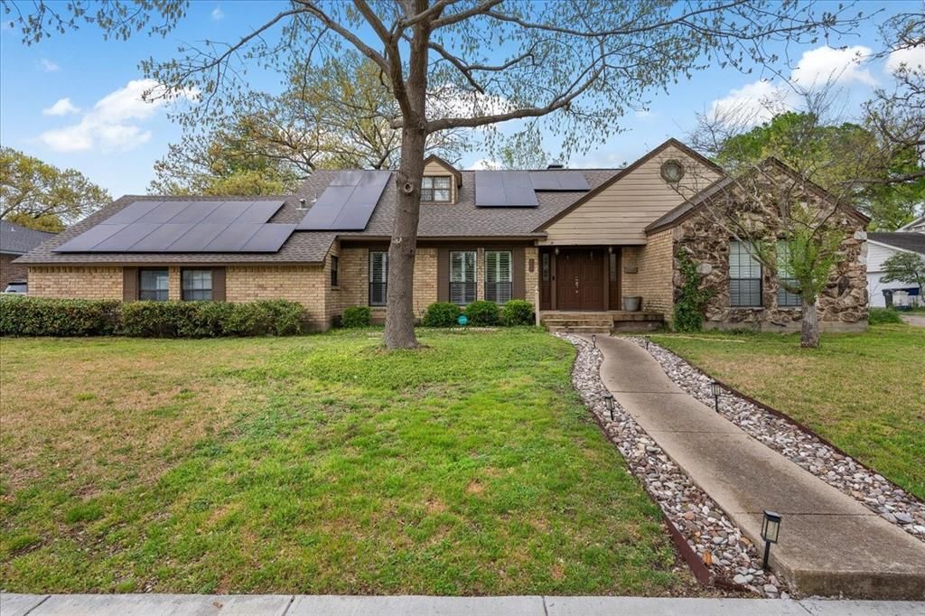 3602 S Glenbrook Drive